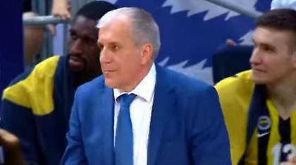 Ο κόσμος αποθέωνε τον Ομπράντοβιτς κι αυτός έδειχνε τους παίκτες!