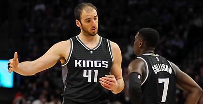 «Ηγέτης των νέων ψηλών των Κινγκς ο Κουφός» (video)