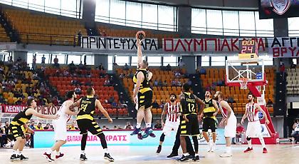 Λίγος κόσμος στο ΣΕΦ (pics)