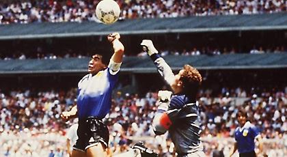 Μαραντόνα για το «χέρι του Θεού»: «Σκάσε και συνέχισε να πανηγυρίζεις»