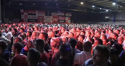 Ο Πογκμπά σκοράρει και οι οπαδοί της Γιουνάιτεντ… λούζονται με μπύρα! (video)