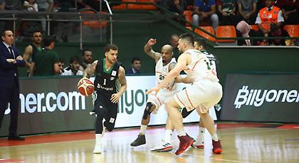 Στα ημιτελικά με break η Νταρουσάφακα!