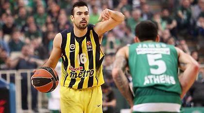 Σλούκας: «Θα το σκεφτόμουν για Παναθηναϊκό, στεναχωρήθηκα στο ΣΕΦ»