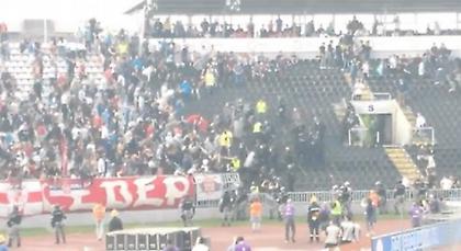 Συμπλοκές οπαδών του Ερ. Αστέρα με την αστυνομία (video)