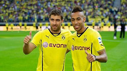 Η selfie του Ομπαμεγιάνγκ με Σωκράτη και κούπα! (pic)