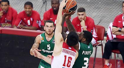 Λιγότερο κακός Ολυμπιακός, αυτοκαταστροφικός Παναθηναϊκός