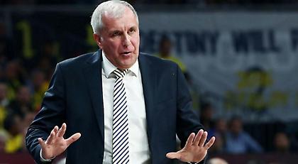 Ομπράντοβιτς: «Δεν παραδίδεται ο Ολυμπιακός, κομβική η πρόκριση με Παναθηναϊκό»