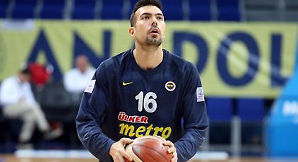 Σλούκας υψώνει, Ούντο καρφώνει (video)