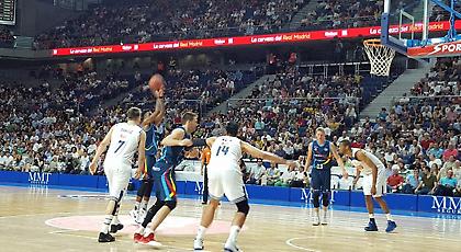 Στο Top 7 των προημιτελικών της ACB ο Θανάσης Αντετοκούνμπο (video)