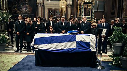 Με λαϊκό προσκύνημα το τελευταίο αντίο στον Κωνσταντίνο Μητσοτάκη