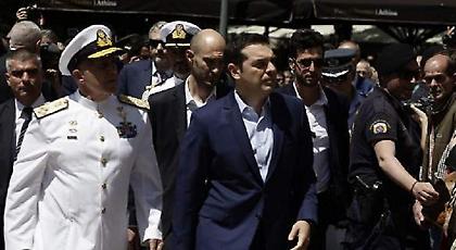 Γιούχαραν τον Αλέξη Τσίπρα στην κηδεία του Κωνσταντίνου Μητσοτάκη (pics/video)
