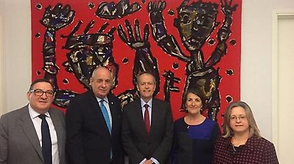 Αυστραλία: Επενδυτικά ανοίγματα από τον Κουίκ σε ομογενείς επιχειρηματίες