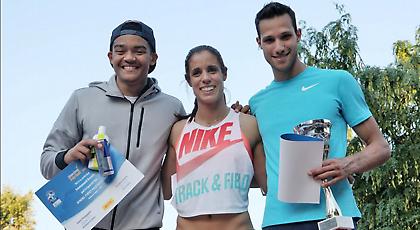 «Πέταξαν» Φιλιππίδης, Καραλής στο Σύνταγμα