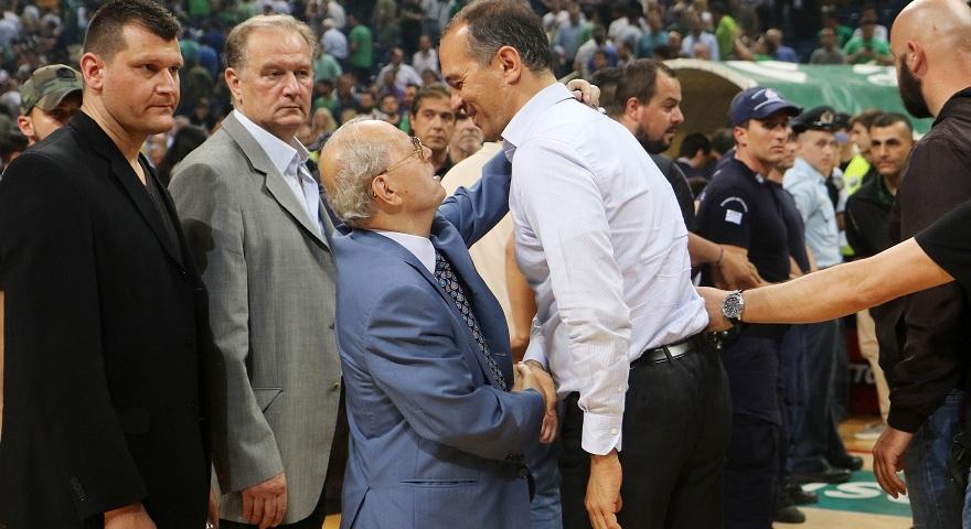 Πολύ όμορφες εικόνες στο ΟΑΚΑ με Θανάση Γιαννακόπουλο και Αγγελόπουλους! (pics)