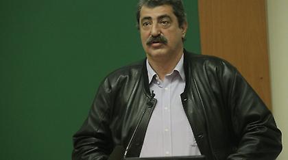 Ύβρις Πολάκη: Χουντοβασιλικά υπολείμματα πήγαν στην κηδεία του Μητσοτάκη