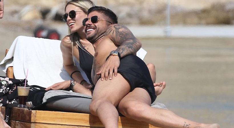 Σηφάκης-Στεφανίδη: Ερωτευμένοι στην Μύκονο μετά την αναβολή του γάμου τους!