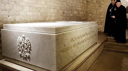 Ξένα λείψανα βρέθηκαν στο φέρετρο του εκλιπόντος προέδρου της Πολωνίας