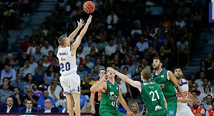 Υποκλίθηκε στον… βασιλιά Κάρολ η Μάλαγα!