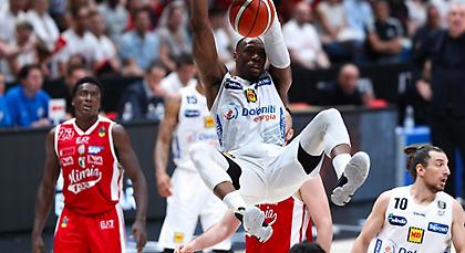 Έκανε… κουρέλι την Αρμάνι και έγραψε ιστορία η Τρέντο!