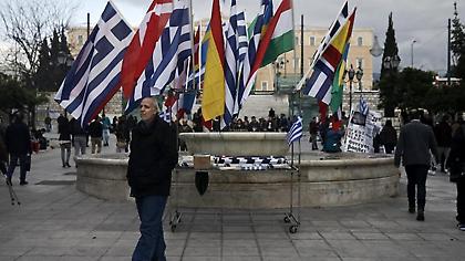 Spiegel: Η διπλή αυταπάτη της ελληνικής κρίσης