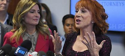 Κάθι Γκρίφιν: Ο Τραμπ θέλει να καταστρέψει τη ζωή μου - Αλλά δεν τον φοβάμαι