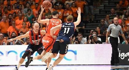 «Αγγίζει» τους τελικούς η Βαλένθια