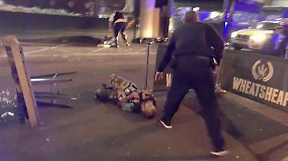 Νεκροί και οι 3 δράστες που μαχαίρωναν υμνώντας τον Αλλάχ