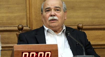 Βούτσης: Ο «ανέντιμος» Σόιμπλε στέλνει μήνυμα στον Μακρόν μέσω Ελλάδας