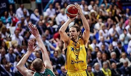 Αποθέωση για τον Γιώργο Μπόγρη από το Τσάμπιονς Λιγκ