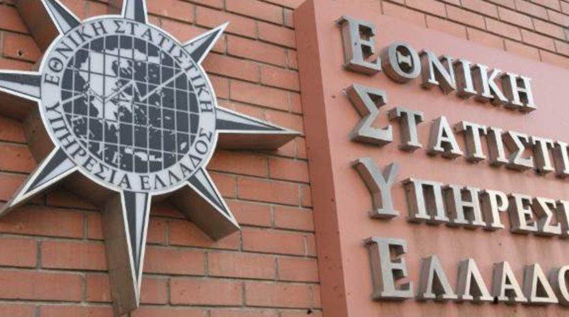 Τα... μυστήρια της Ανάπτυξης: «Κόντυνε» αναδρομικά το ΑΕΠ του 2016 και «ψήλωσε» το πλεόνασμα του