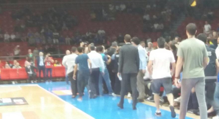 Ξύλο ανάμεσα στον πρόεδρο της Μπεσίκτας και φίλους της Εφές! (pics)