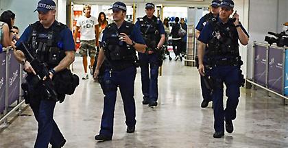 Σύλληψη υπόπτου στο αεροδρόμιο του Χίθροου για την επίθεση στο Μάντσεστερ