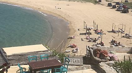 Απίστευτο κι όμως ελληνικό: Αυτόφωρο επειδή... δεν χρέωνε ξαπλώστρες στη Μύκονο