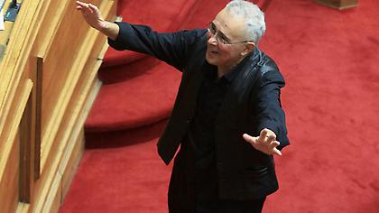 Ζουράρις: Η καφετζού είναι πιο επιστημονική από τους δανειστές