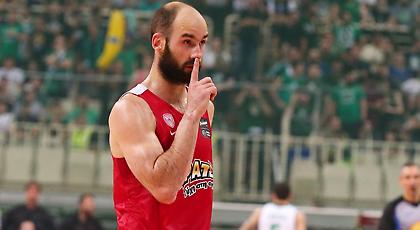 Καρέ καρέ οι χειρονομίες του Σπανούλη στον Παππά (pics)