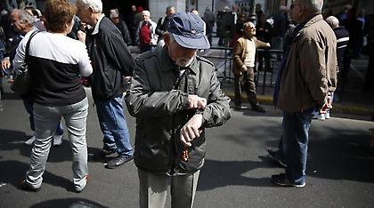 Περικοπή συντάξεων το 2019 και πάγωμα ως το 2022 φέρνει η κυβέρνηση