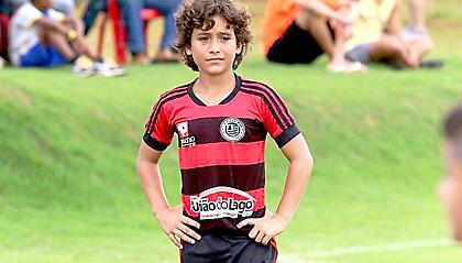 Θυμίζει Ζουνίνιο: Πιτσιρικάς 12 χρονών τα «παστελώνει» από παντού (video)