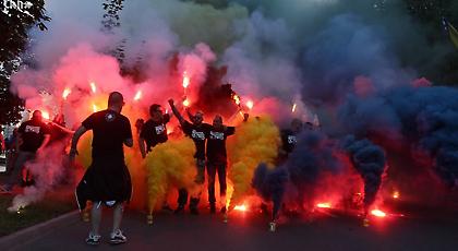 «Καίγεται» η Ζένιτσα:  Καυτή ατμόσφαιρα στους δρόμους πριν το ματς με την Ελλάδα! (pics/video)
