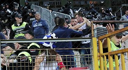 Και τραυματίες Έλληνες οπαδοί μετά το ματς στη Βοσνία!