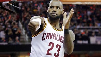 Λεμπρόν Τζέιμς: Σε ένα βράδυ ξεπέρασε Μάικλ Τζόρνταν και Μάτζικ!