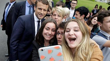 «Mακρονμάνια» στις κάλπες των βουλευτικών