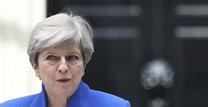 Μέι: Εντός 2 εβδομάδων η έναρξη των διαπραγματεύσεων για το Brexit