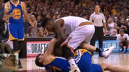 Δεν τιμωρεί τον Πατσούλια για το χτύπημα στον Σάμπερτ το ΝΒΑ (video)