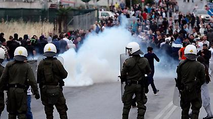 Ένταση στο Μενίδι: Αστυνομικοί κατά πολιτών ενώ Ρομά πυροβολούν στον αέρα