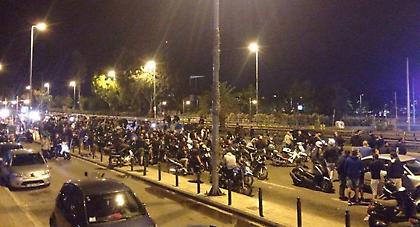 Οπαδοί του Παναθηναϊκού περιμένουν το πούλμαν στη Συγγρού! (pics/video)