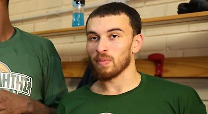 Για ποτάκι ο Τζέιμς (video)