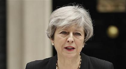 «Πολιτική ομηρία» της Μέι από τους Ιρλανδούς προτεστάντες