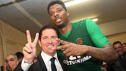 Υπόκλιση για Πασκουάλ στην Ισπανία: «Πήρε πρωτάθλημα στην κόλαση του Πειραιά»