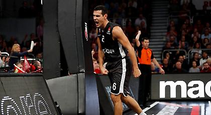 Ο Ζήσης χόρεψε… συρτάκι την Μπάμπεργκ! (video)