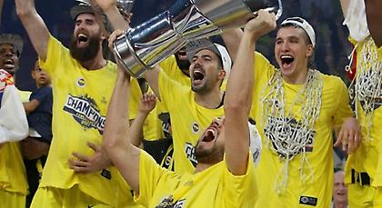 Αποθεώνει Σλούκα η Ευρωλίγκα: «Έχει πετύχει περισσότερα, απ’ όσα έχουν ονειρευτεί άλλοι παίκτες»